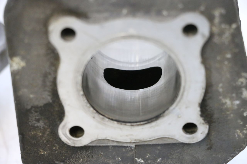 photo de CILINDRO PISTÃO PEUGEOT LUDIX ONE 50 (2004 - 2013) - Pontos de fixação