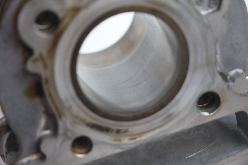 photo de PISTÃO DO CILINDRO KYMCO LIKE 4T 50 (2019 - 2025) - Detalhes característicos
