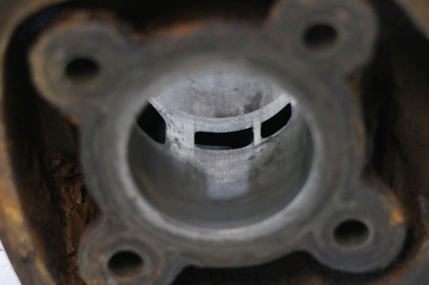 photo de CILINDRO PISTÃO MBK NITRO 50 (2004 - 2008) - Detalhes característicos