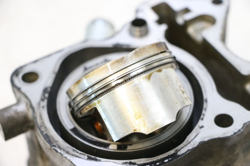 photo de CILINDRO PISTÃO HONDA PCX (JF57/JF64) 125 (2014 - 2018) - Outro ângulo de visão