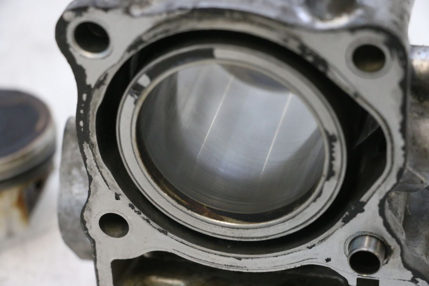 photo de CILINDRO PISTÃO HONDA PCX (JF57/JF64) 125 (2014 - 2018) - Estado da superfície
