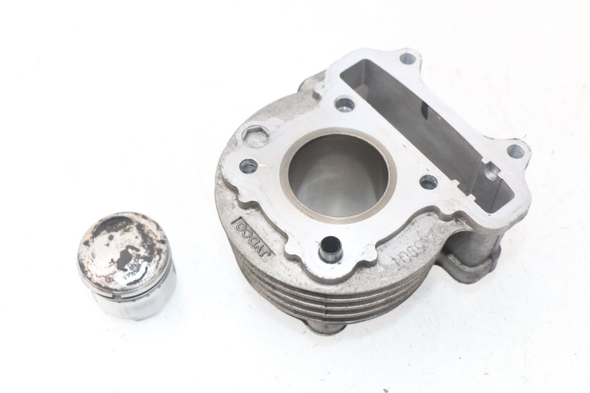 photo de CILINDRO PISTÃO TNT MOTOR ROMA 10' 4T 50 (2007 - 2018) - Pontos de fixação