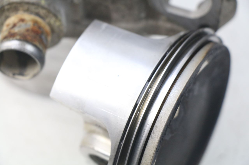 photo de CILINDRO PISTÃO PEUGEOT SATELIS 500 (2007 - 2013) - Vista de perto