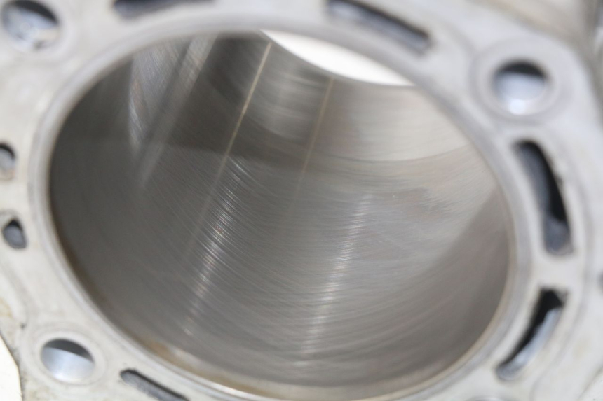 photo de CILINDRO PISTÃO PEUGEOT SATELIS 500 (2007 - 2013) - Zoom do estado de desgaste