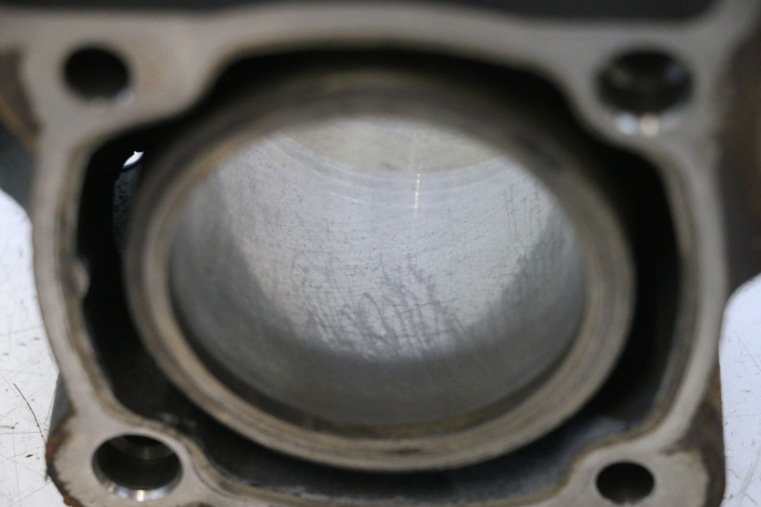 photo de CILINDRO PISTÃO PEUGEOT SATELIS 125 (2006 - 2009) - Pontos de fixação