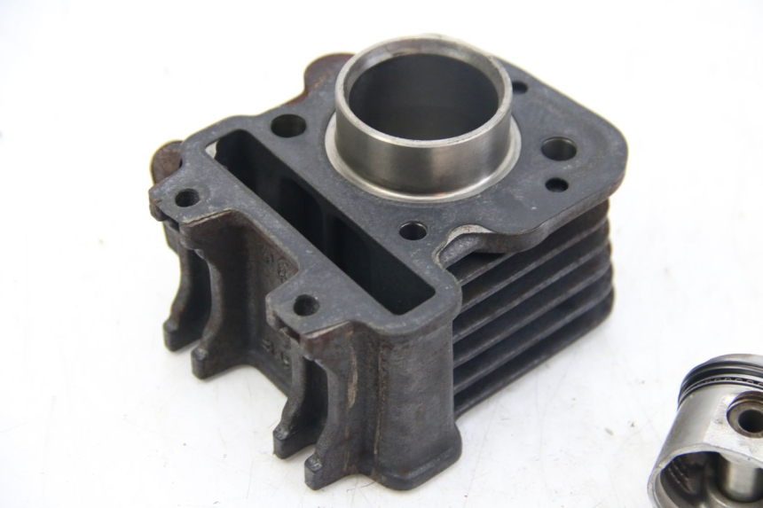 photo de CILINDRO PISTÃO APRILIA SCARABEO 4T 50 (2009 - 2017) - Pontos de fixação