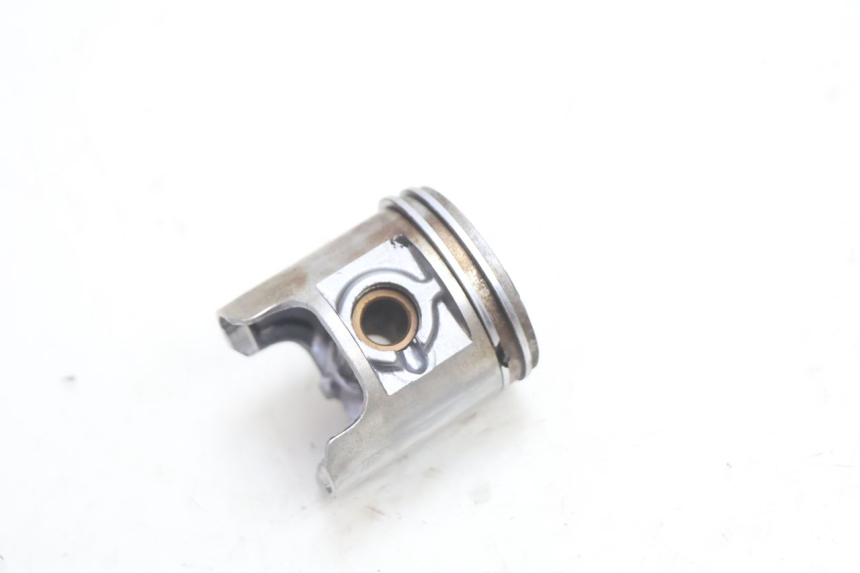 photo de PISTÃO DO CILINDRO PEUGEOT SPEEDFIGHT 2 AC 50 (2000 - 2009) - Vista de perto