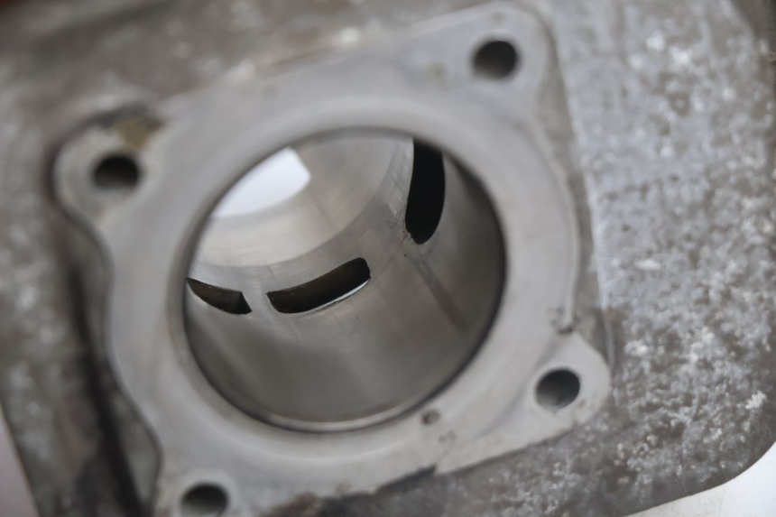 photo de PISTÃO DO CILINDRO PEUGEOT SPEEDFIGHT 2 AC 50 (2000 - 2009) - Peça verificada