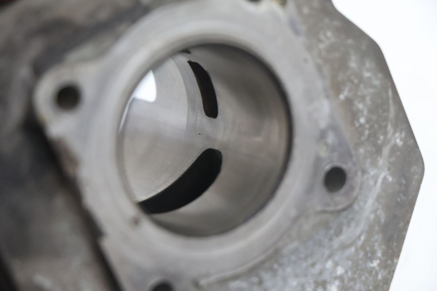 photo de PISTÃO DO CILINDRO PEUGEOT SPEEDFIGHT 2 AC 50 (2000 - 2009) - Marcações e referências