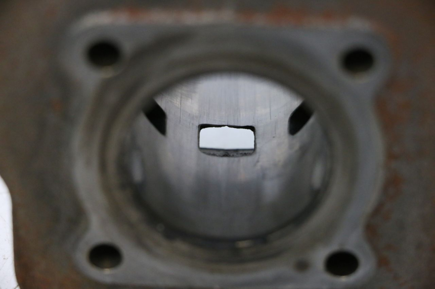 photo de PISTÃO DO CILINDRO PEUGEOT SPEEDFIGHT 2 AC 50 (2000 - 2009) - Estado da superfície