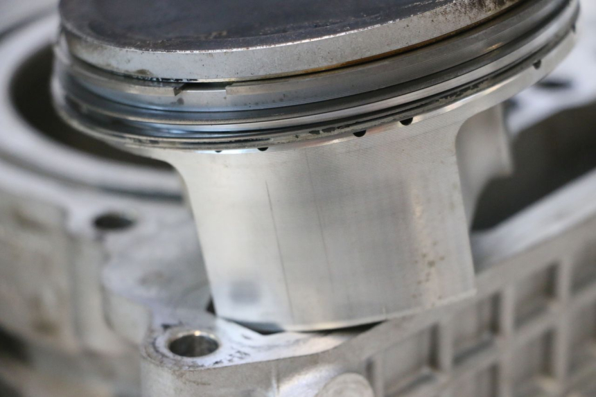 photo de PISTÃO DO CILINDRO CAN-AM SPYDER RS 1000 (2008 - 2012) - Pontos de fixação