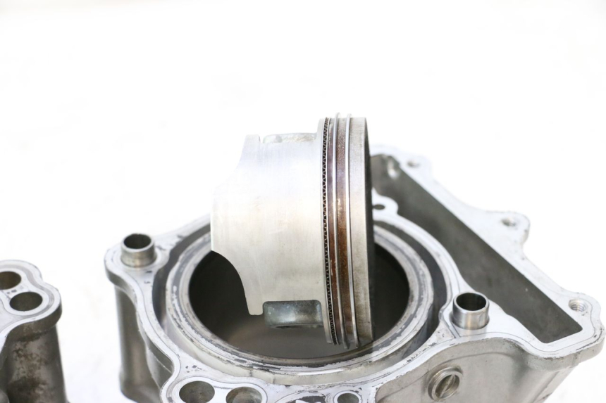 photo de CILINDRO PISTÃO SUZUKI SV S 650 (1999 - 2002) - Detalhes característicos