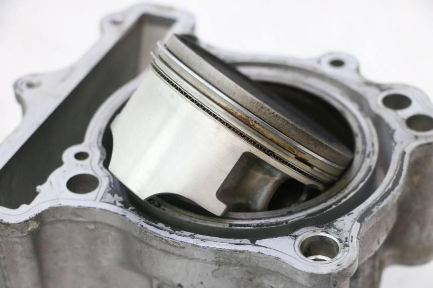 photo de PISTÃO DO CILINDRO SUZUKI SV S 650 (2003 - 2009) - Vista de perto