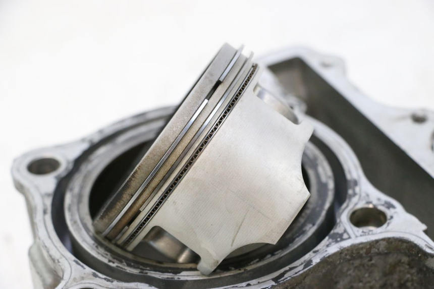 photo de PISTÃO DO CILINDRO SUZUKI SV S 650 (2003 - 2009) - Inspeção visual