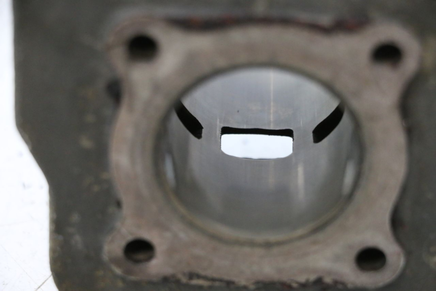 photo de CILINDRO PISTÃO PEUGEOT TREKKER 50 (1995 - 2004) - Pontos de fixação