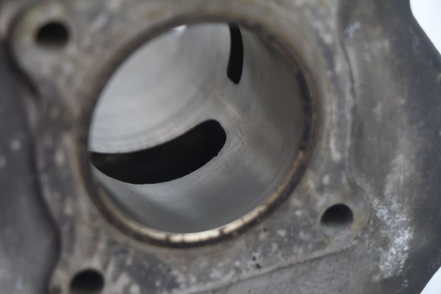 photo de CILINDRO PISTÃO PEUGEOT TREKKER 50 (1995 - 2004) - Pontos de fixação