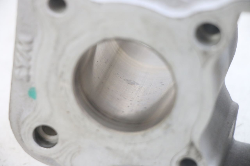 photo de CILINDRO PISTÃO PEUGEOT TWEET 4T 50 (2014 - 2019) - Zoom do estado de desgaste