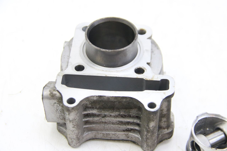 photo de CILINDRO PISTÃO PEUGEOT V-CLIC VCLIC 50 (2007 - 2013) - Outro ângulo de visão