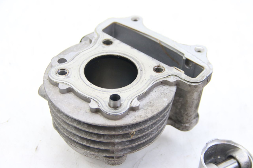 photo de CILINDRO PISTÃO PEUGEOT V-CLIC VCLIC 50 (2007 - 2013) - Marcações e referências