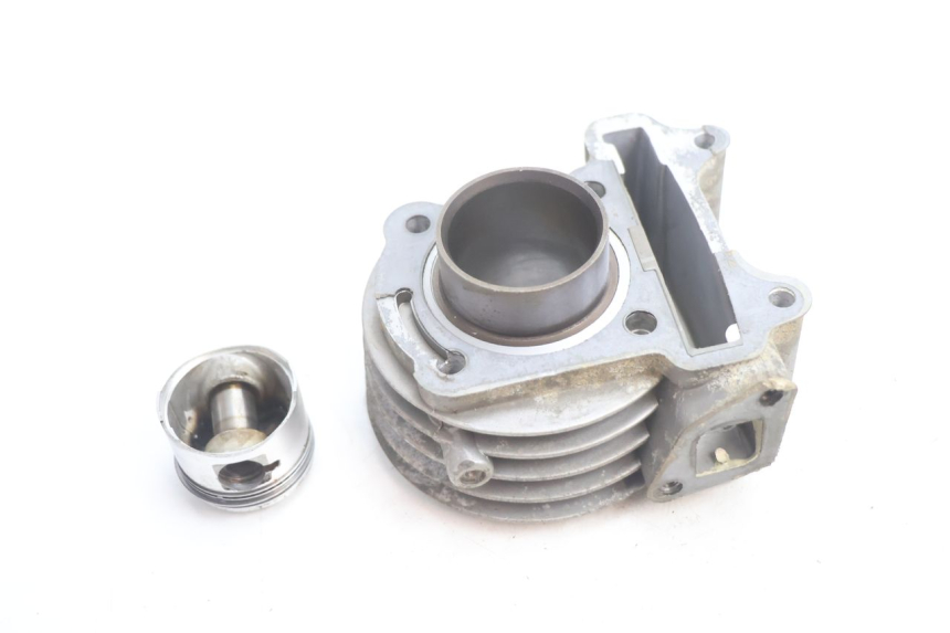 photo de CILINDRO PISTÃO PEUGEOT V-CLIC VCLIC 50 (2007 - 2013) - Outro ângulo de visão