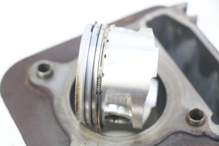 photo de CILINDRO PISTÃO PIAGGIO VESPA LXV 125 (2006 - 2009) - Vista de perto