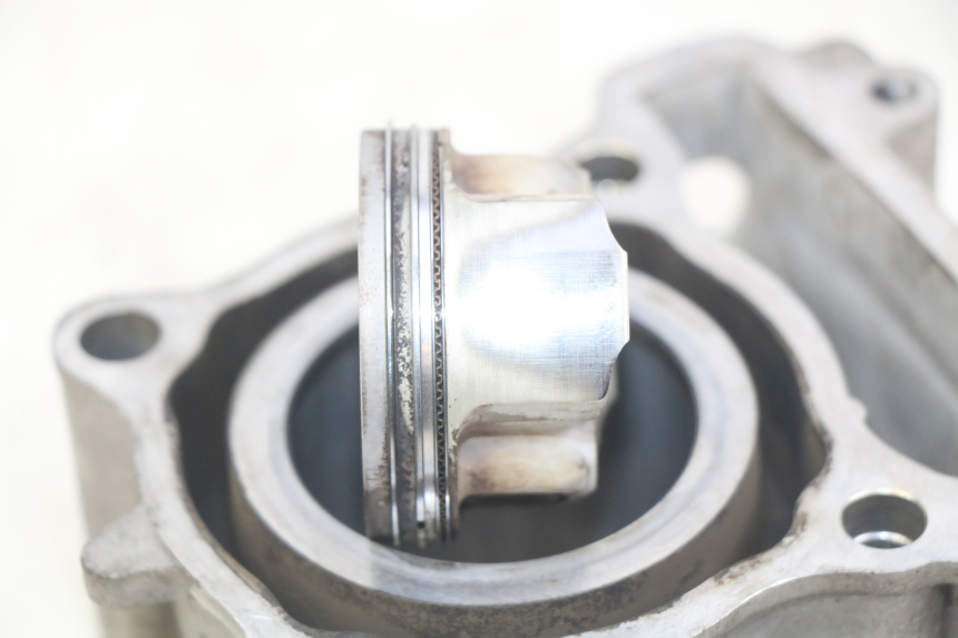 photo de CILINDRO PISTÃO YAMAHA XMAX X-MAX 125 (2006 - 2009) - Detalhe da peça