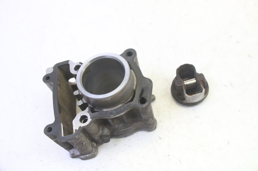 photo de CILINDRO PISTÃO YAMAHA X-MAX XMAX 125 (2010 - 2013) - Zoom do estado de desgaste