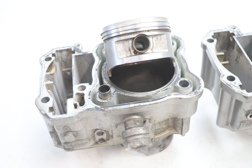 photo de CILINDRO PISTÃO HONDA XRV AFRICA TWIN 750 (1990 - 1992) - Detalhe da peça