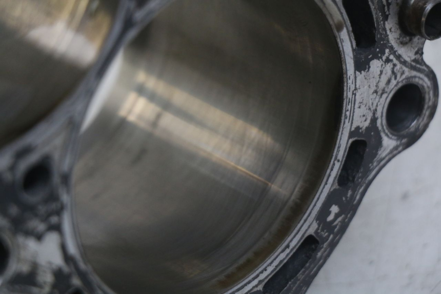 photo de CILINDRO PISTÃO YAMAHA YZF R1 1000 (2007 - 2008) - Zoom do estado de desgaste