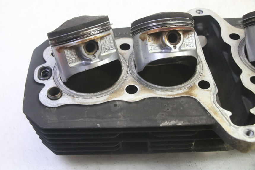 photo de CILINDRO PISTÃO KAWASAKI ZR 7 750 (1999 - 2004) - Detalhe da peça