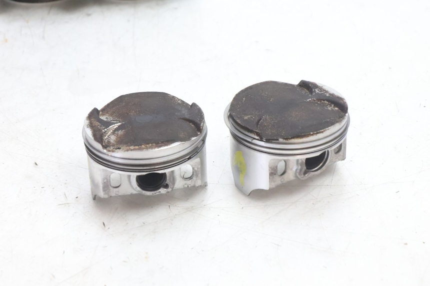 photo de PISTÃO DO CILINDRO KAWASAKI ZZR 600 (1995 - 2004) - Ângulo alternativo