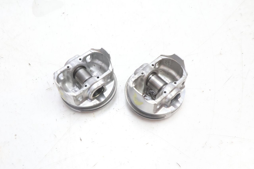 photo de PISTÃO DO CILINDRO KAWASAKI ZZR 600 (1995 - 2004) - Vista de perfil