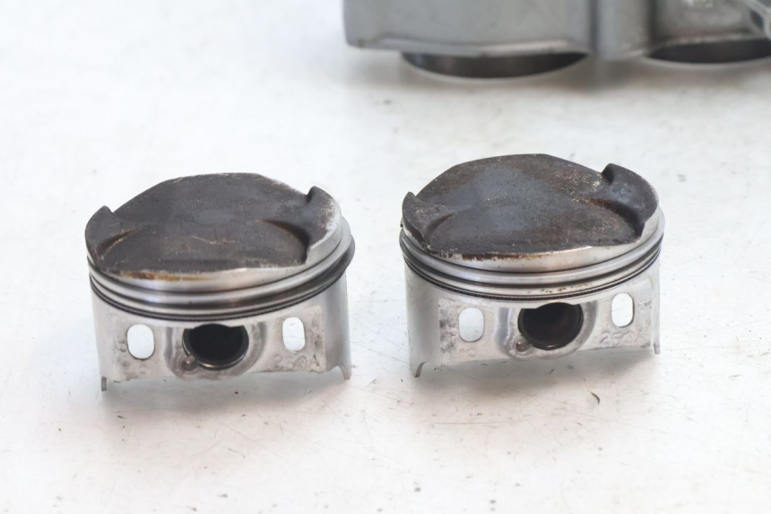 photo de PISTÃO DO CILINDRO KAWASAKI ZZR 600 (1995 - 2004) - Marcações e referências
