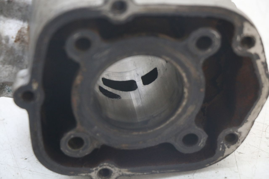 photo de CILINDRO DERBI SENDA SM X-TREME 50 (2006 - 2010) - Pontos de fixação