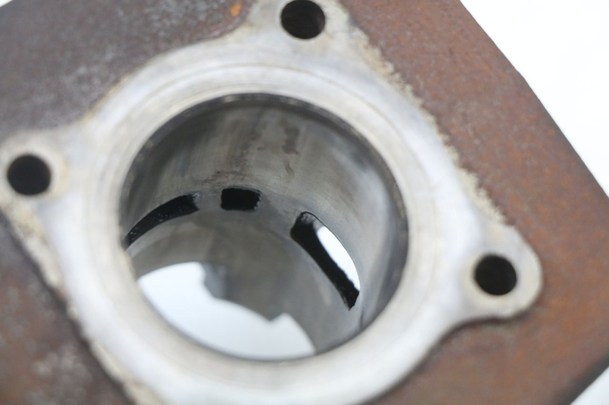 photo de CILINDRO PEUGEOT STREETZONE 2T 50 (2014 - 2019) - Pontos de fixação