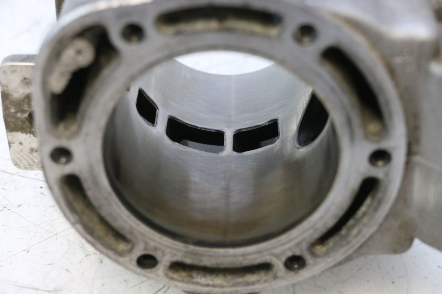 photo de CILINDRO YAMAHA WAVE RUNNER GP R 1200 (2000 - 2003) - Ampliação técnica