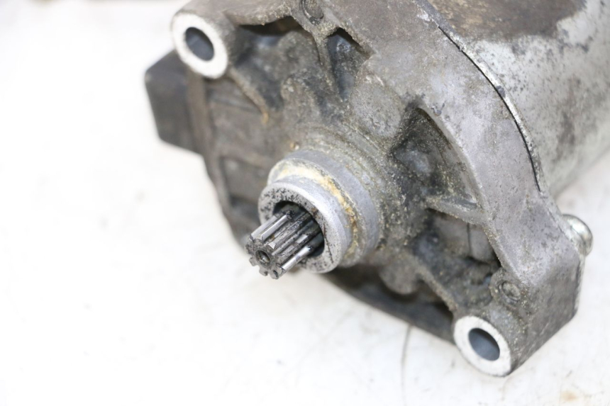 photo de MOTOR DE ARRANQUE SUZUKI ADDRESS 110 (2015 - 2020) - Zoom do estado de desgaste