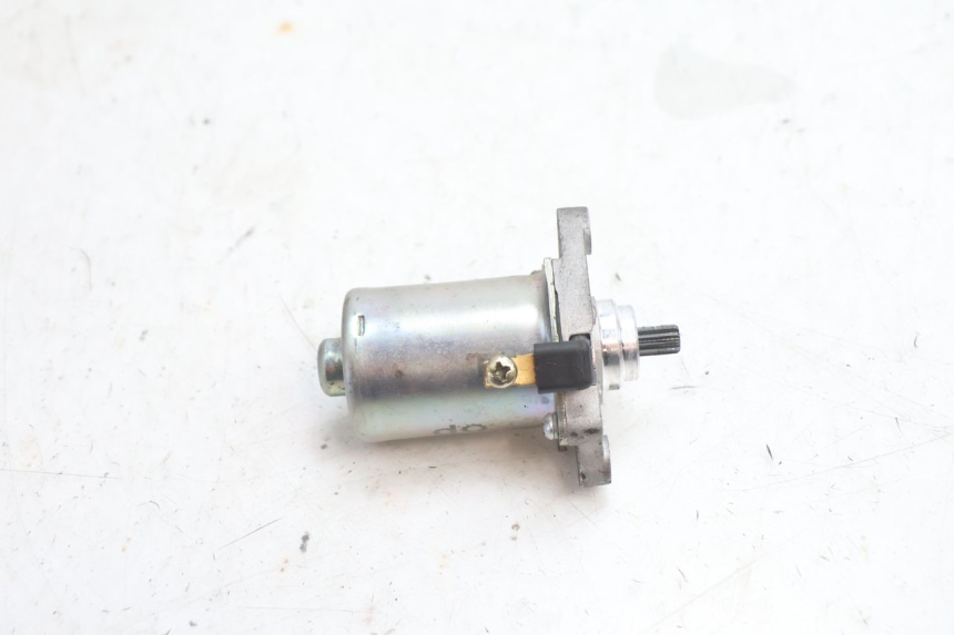 photo de MOTOR DE ARRANQUE PIAGGIO FLY 2T 50 (2004 - 2017) - Outro ângulo de visão