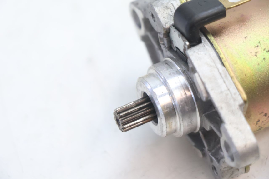 photo de MOTOR DE ARRANQUE PEUGEOT KISBEE 2T 50 (2018 - 2022) - Detalhe da peça