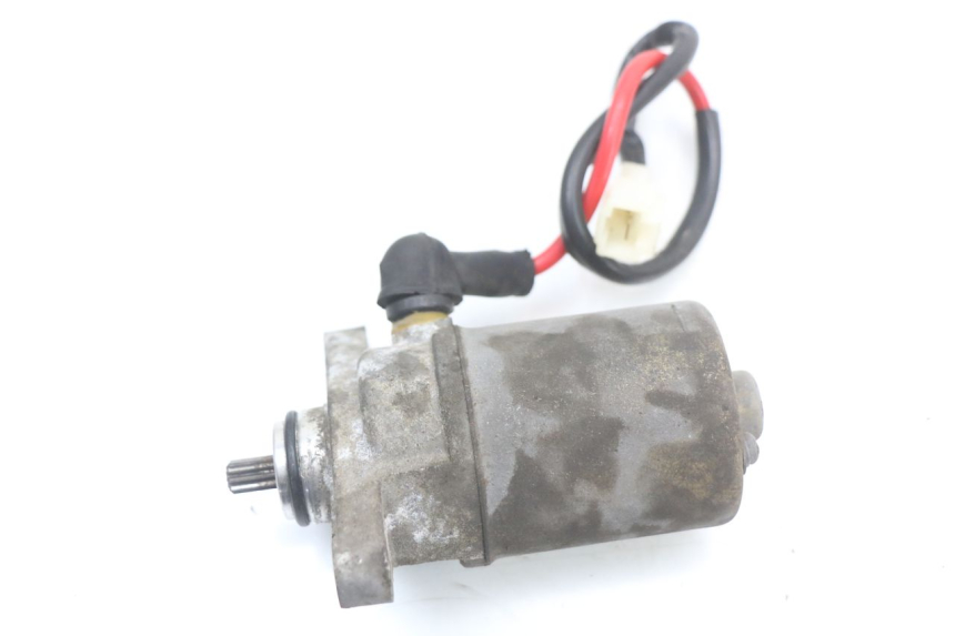 photo de MOTOR DE ARRANQUE PEUGEOT KISBEE 4T 50 (2018 - 2022) - Zoom do estado de desgaste