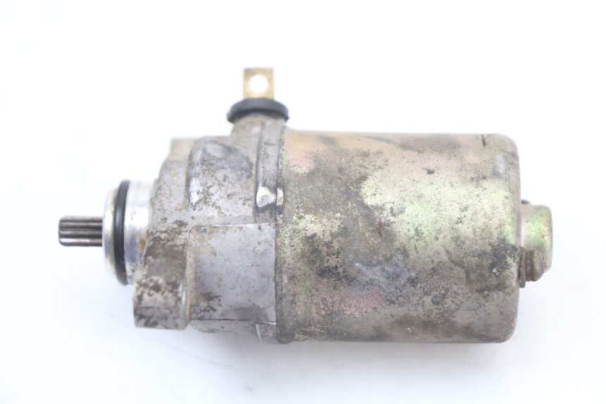 photo de MOTOR DE ARRANQUE PEUGEOT KISBEE 4T 50 (2010 - 2017) - Outro ângulo de visão