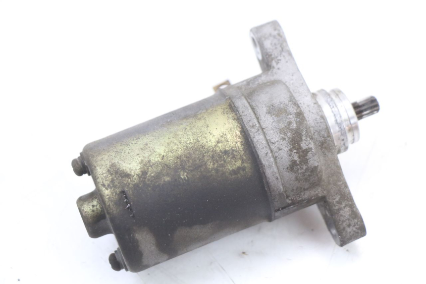 photo de MOTOR DE ARRANQUE PEUGEOT KISBEE 4T 50 (2010 - 2017) - Outro ângulo de visão