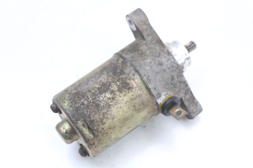 photo de MOTOR DE ARRANQUE PEUGEOT KISBEE 4T 50 (2018 - 2022) - Zoom do estado de desgaste