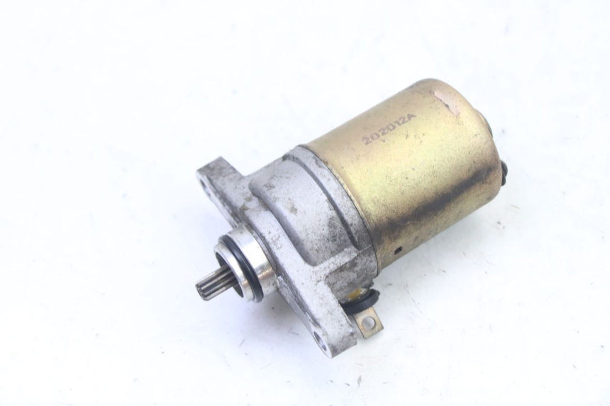photo de MOTOR DE ARRANQUE PEUGEOT KISBEE 4T 50 (2018 - 2022) - Zoom do estado de desgaste
