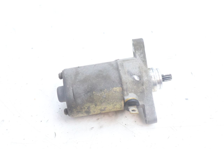 photo de MOTOR DE ARRANQUE PEUGEOT KISBEE 4T 50 (2010 - 2017) - Outro ângulo de visão