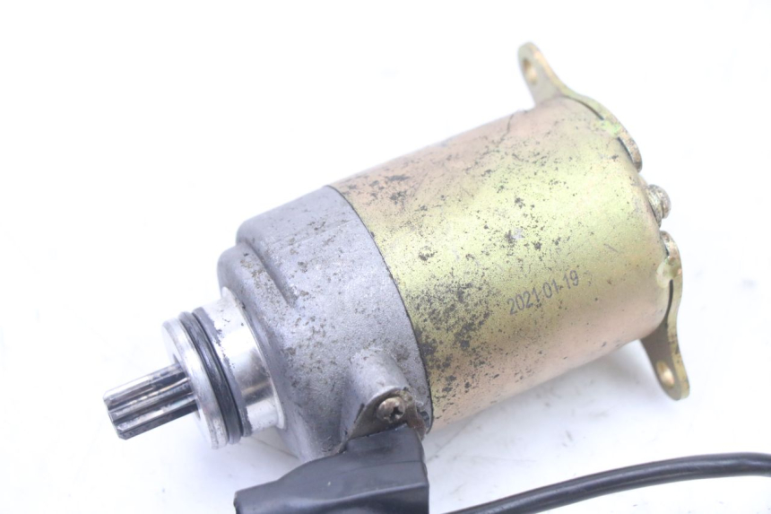 photo de MOTOR DE ARRANQUE LONGJIA SHARPY 125 (2020 - 2024) - Detalhe da peça