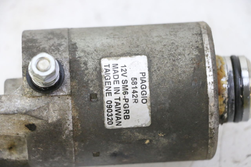 photo de MOTOR DE ARRANQUE PIAGGIO MP3 RL 250 (2006 - 2010) - Outro ângulo de visão