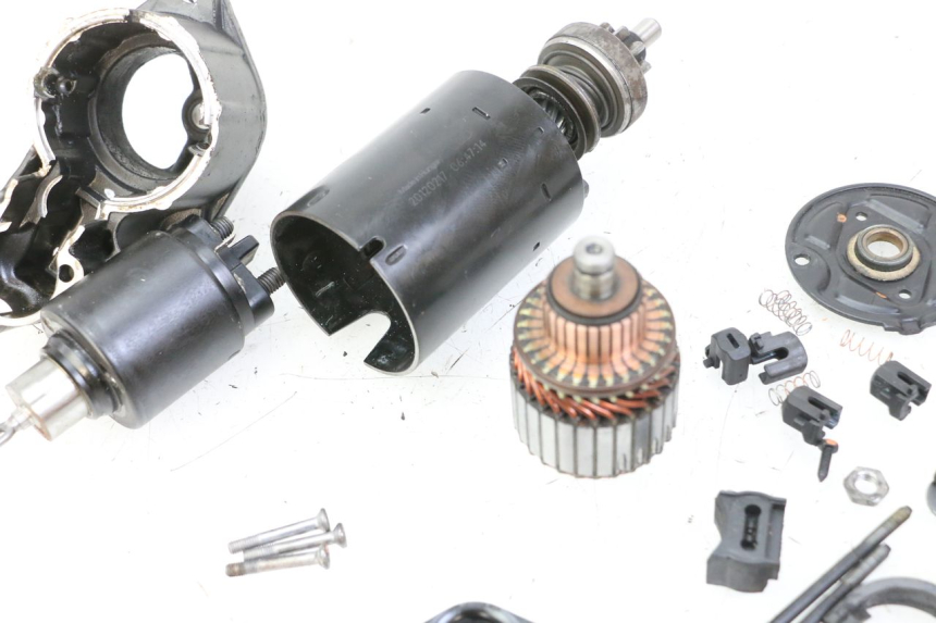 photo de MOTOR DE ARRANQUE MOTO GUZZI NORGE 8V GT 1200 (2011 - 2016) - Outro ângulo de visão
