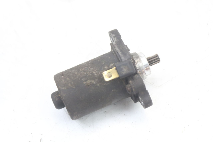 photo de MOTOR DE ARRANQUE PEUGEOT KISBEE 2T 50 (2010 - 2017) - Outro ângulo de visão