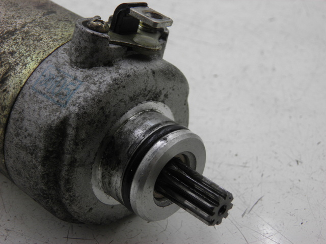 photo de MOTOR DE ARRANQUE PEUGEOT TWEET 125 (2010 - 2017) - Zoom do estado de desgaste